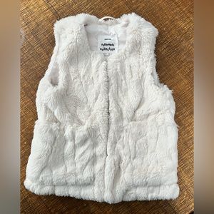 Zara 6/7 girls fur vest